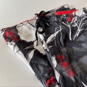 HP | quicksilver • board shorts |